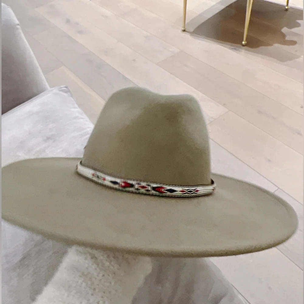 Wool hat - Picture 2 of 6